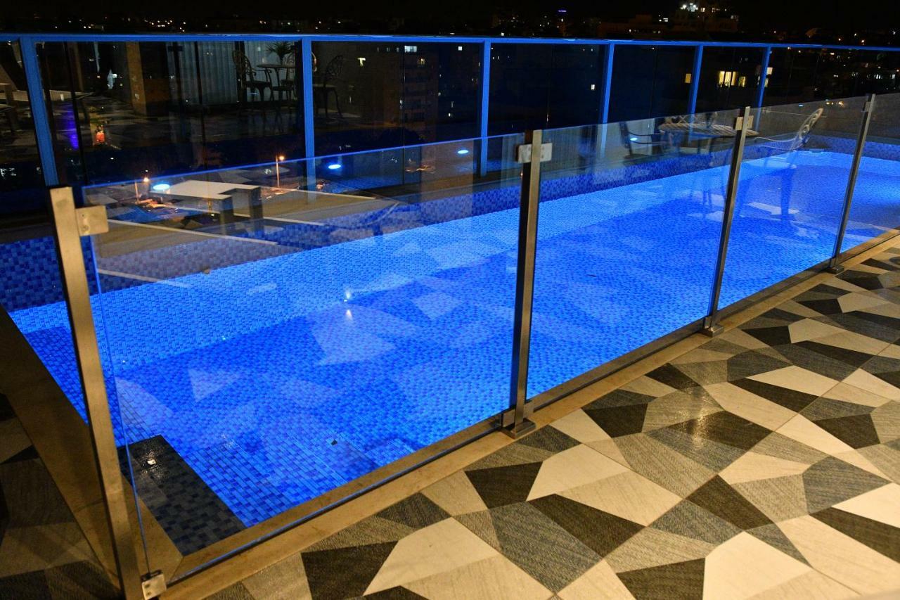 Luxury Rooftop Apartment In Netanya Luaran gambar