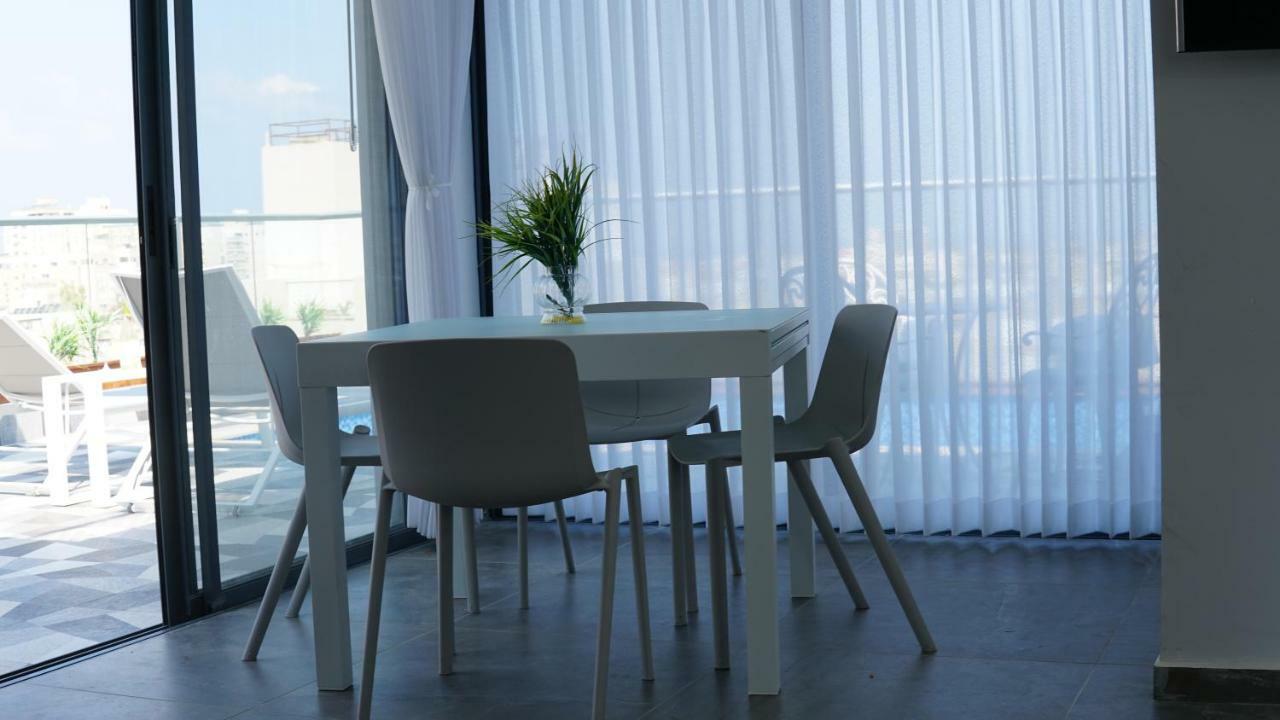 Luxury Rooftop Apartment In Netanya Luaran gambar